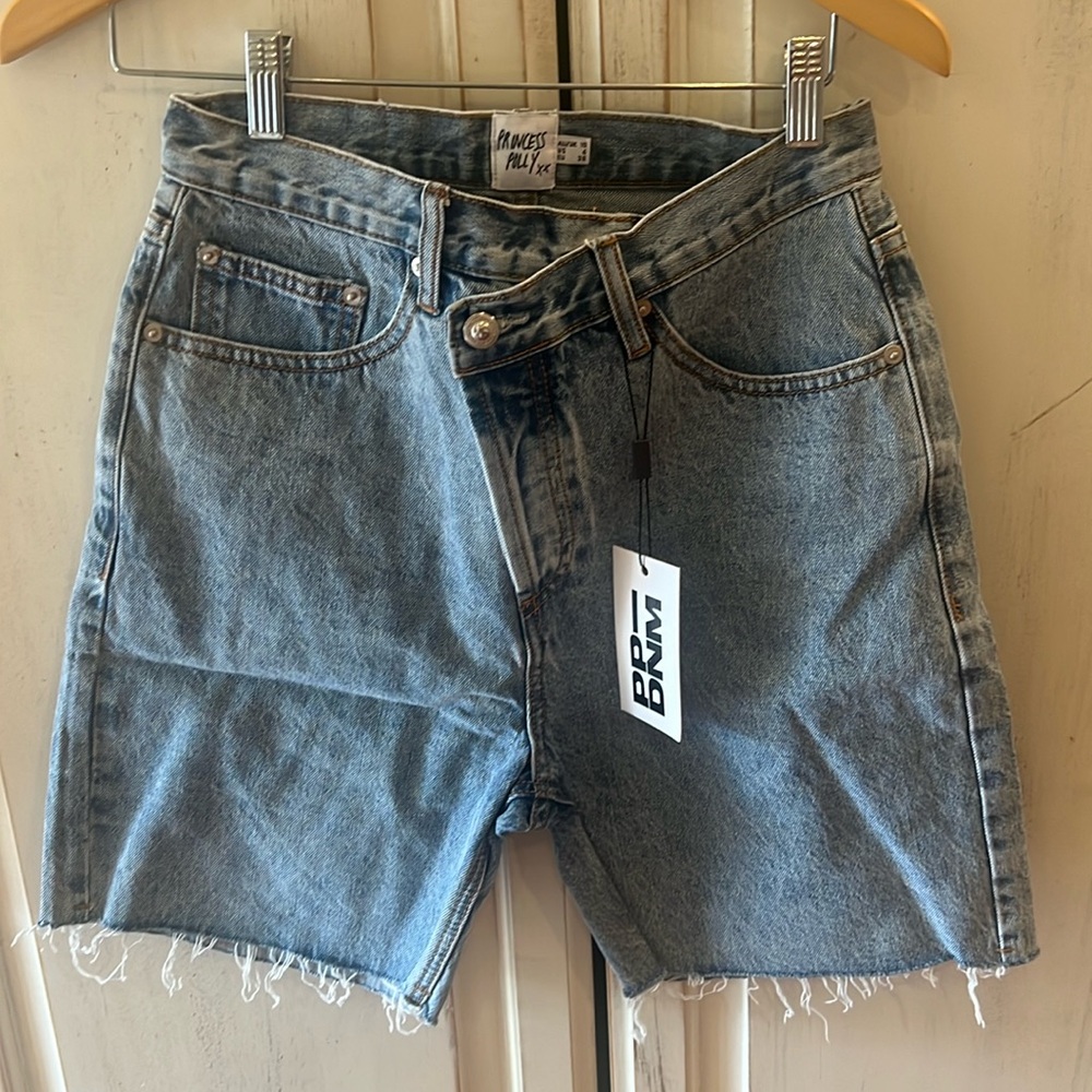 PRINCESS POLLY denim jean shorts, frayed hem, button up with pockets. NEW